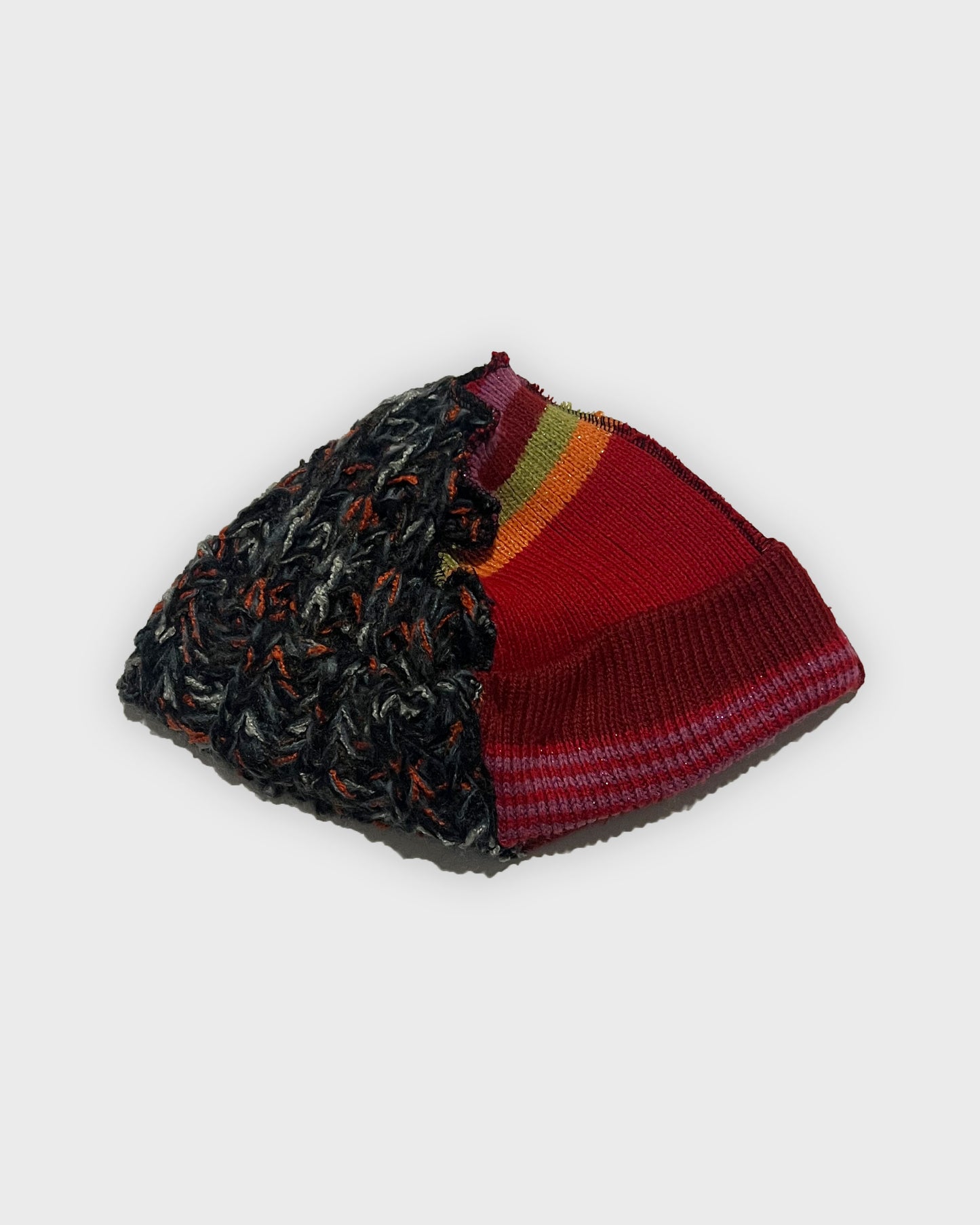 KNITTED BEANIE